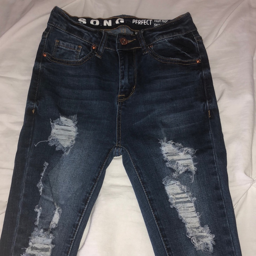 {ripped dark skinny jeans}